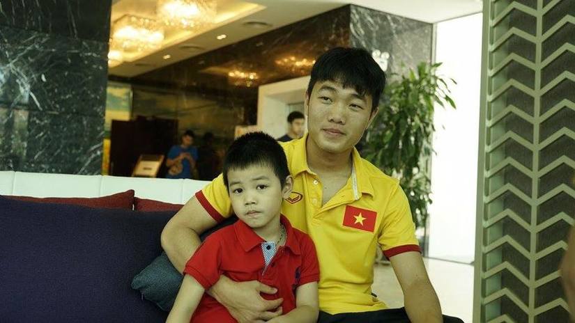 Lộ hình ảnh thời thơ ấu cực đáng yêu của đội trưởng U23 Việt Nam 19