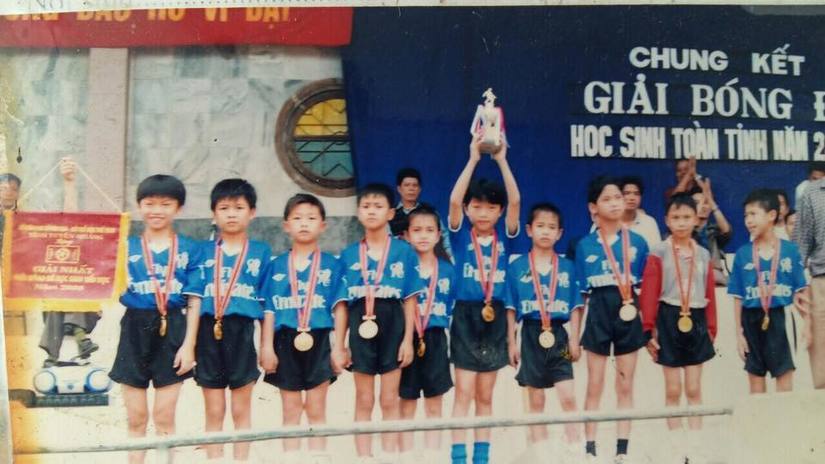 Lộ hình ảnh thời thơ ấu cực đáng yêu của đội trưởng U23 Việt Nam 10