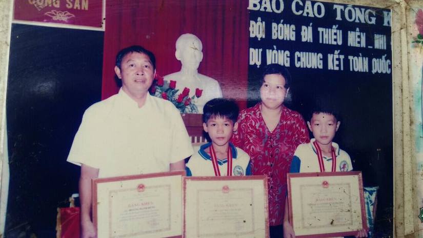 Lộ hình ảnh thời thơ ấu cực đáng yêu của đội trưởng U23 Việt Nam 7