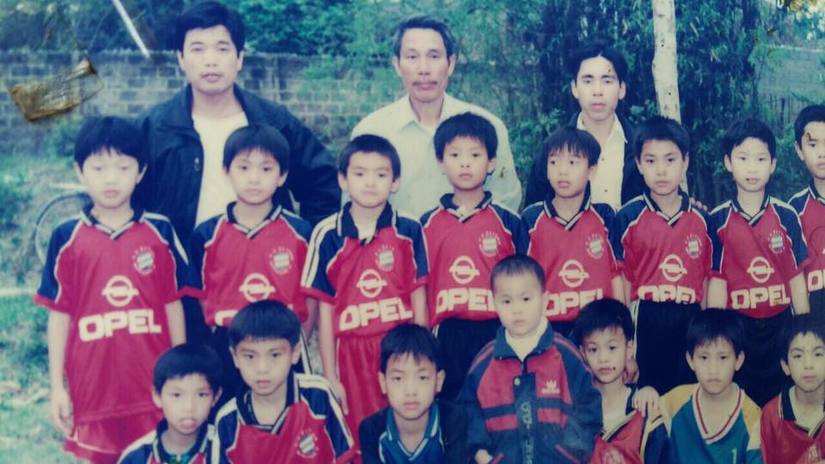 Lộ hình ảnh thời thơ ấu cực đáng yêu của đội trưởng U23 Việt Nam 9