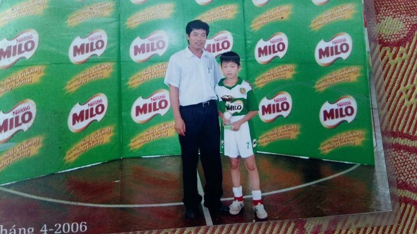 Lộ hình ảnh thời thơ ấu cực đáng yêu của đội trưởng U23 Việt Nam 6