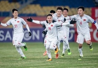 Chồng đem cả tháng lương để khao đồng nghiệp dịp U23 Việt Nam vào chung kết