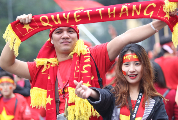 Cả nước hừng hực khí thế cổ vũ U23 Việt Nam chiến thắng
