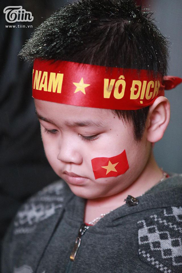 Những giọt nước mắt rơi nhưng đầy tự hào về U23 Việt Nam