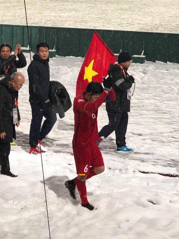 ​Thanh Tú chia sẻ hình đội tuyển U23 Việt Nam sau chung kết.