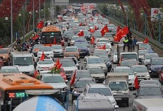 Đường phố Hà Nội tắc không lối thoát trong ngày chào đón U23 Việt Nam