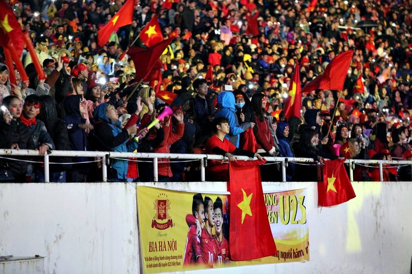 Xúc động U23 Việt Nam hát vang Niềm tin chiến thắng cùng 4 vạn CĐV trên sân Mỹ Đình