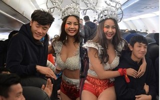 Bộ VH-TT&DL vào cuộc vụ người mẫu diễn bikini phản cảm đón U23 Việt Nam