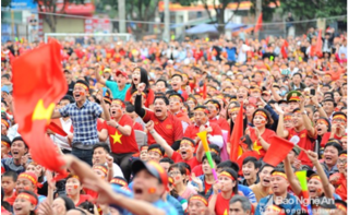 Hàng nghìn CĐV xứ Nghệ đổ ra sân bay Vinh đón các 'người hùng' U23 Việt Nam