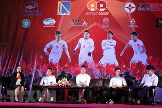 Hàng vạn người gặp mặt trò chuyện cùng “bộ tứ” cầu thủ U23 Việt Nam