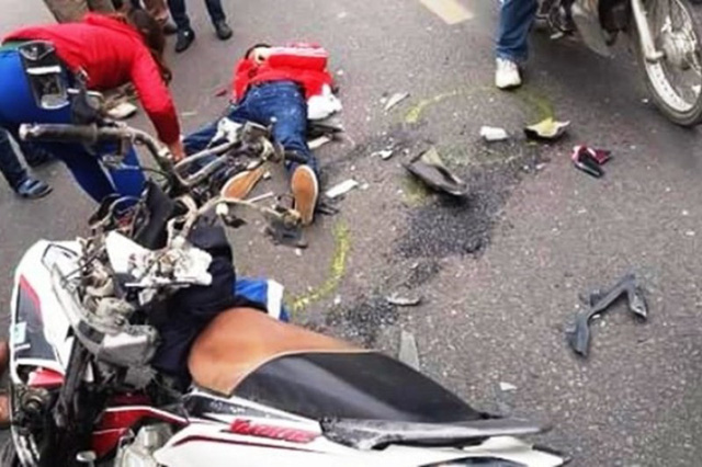 Ninh Bình: Va chạm với xe khách, hai du khách nước ngoài tử vong