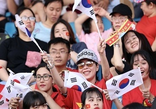 Người hâm mộ TP. HCM cuồng nhiệt đón chào U23 Việt Nam