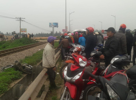 Nghệ An: Vượt qua đường tàu hỏa, 2 nam thanh niên thương vong