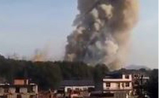 Video: Xưởng pháo hoa Trung Quốc nổ tung trước Tết