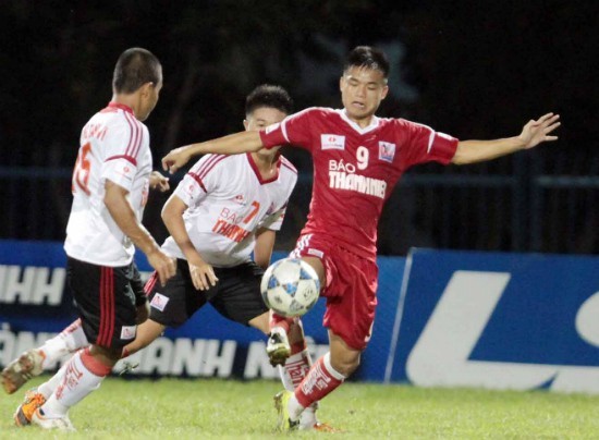 Cầu thủ người Nam Định sang Hàn Quốc thi đấu