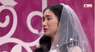 Hòa Minzy bật khóc khi bị nhắc về quá khứ với Công Phượng