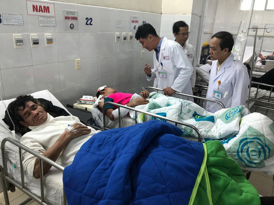 Nhân chứng kể phút kinh hoàng vụ lật xe khách ở Đà Nẵng, 13 người thương vong