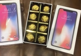 Hoa đắt gấp đôi, socola iPhone X cháy hàng dịp Valentine