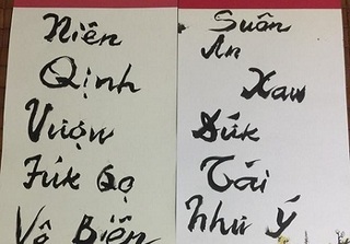 PGS-TS Bùi Hiền được nhờ viết câu đối bằng chữ “Tiếw Việt”