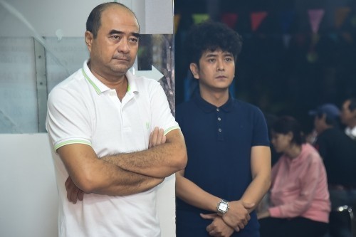Nghệ sĩ Việt nghẹn ngào đến viếng diễn viên Nguyễn Hậu 