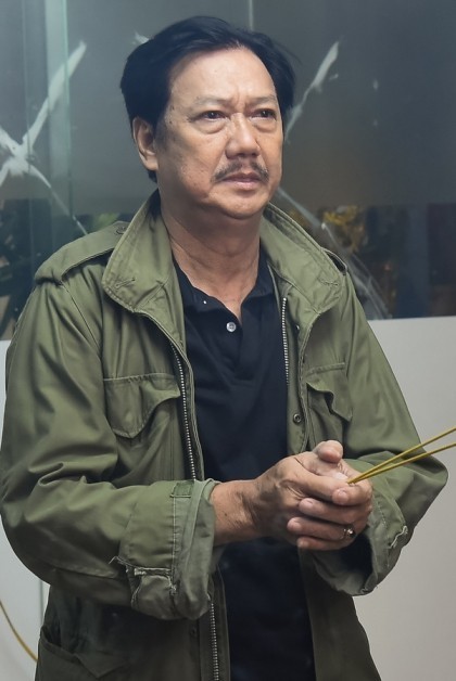 Nghệ sĩ Việt nghẹn ngào đến viếng diễn viên Nguyễn Hậu 