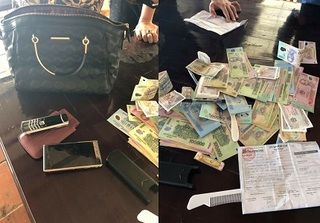 Cô gái trẻ tìm kiếm vị khách bỏ quên túi xách chứa 2 chiếc Vertu cùng gần 50 triệu đồng tiền mặt tại quán ăn
