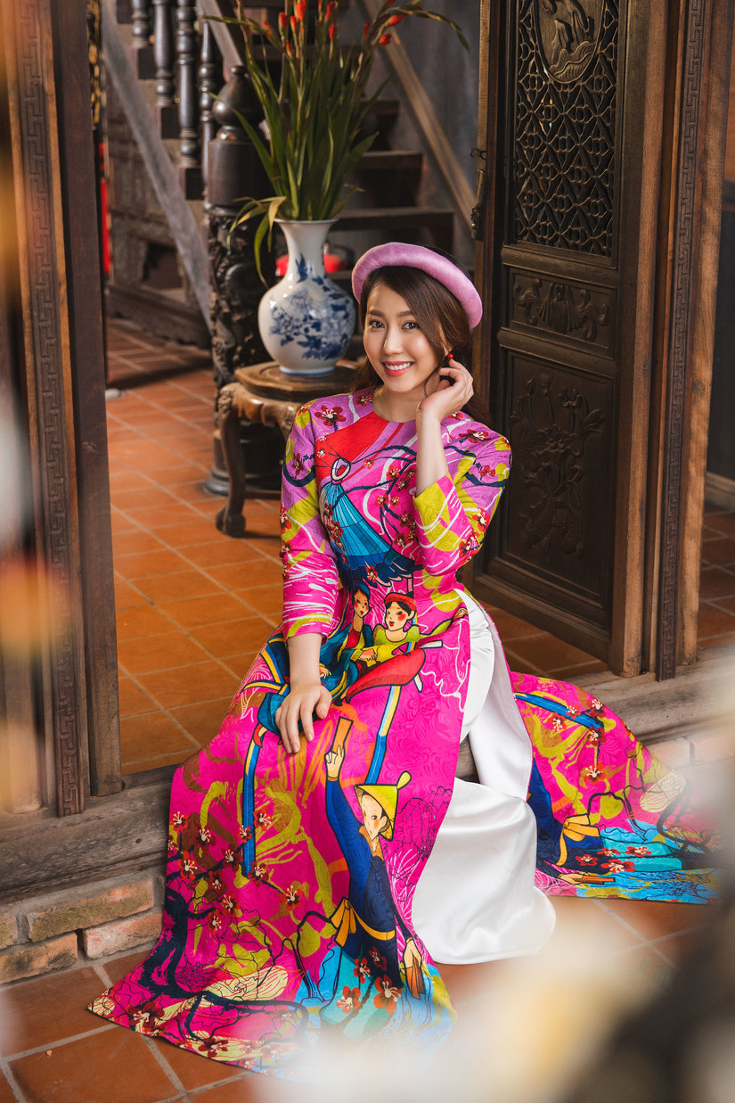 Nữ diễn viên Hồng Loan thanh lịch trong tà áo dài truyền thống3