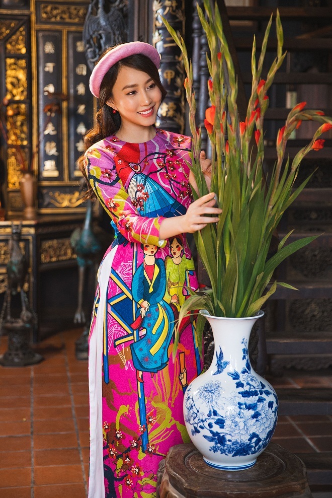 Nữ diễn viên Hồng Loan thanh lịch trong tà áo dài truyền thống8