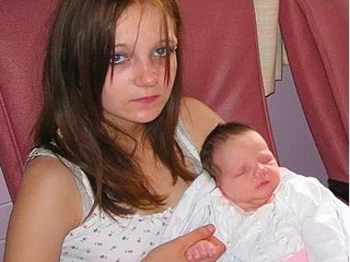 Bé gái 11 tuổi phải làm mẹ sau khi bị chính anh trai hãm hiếp giờ ra sao?