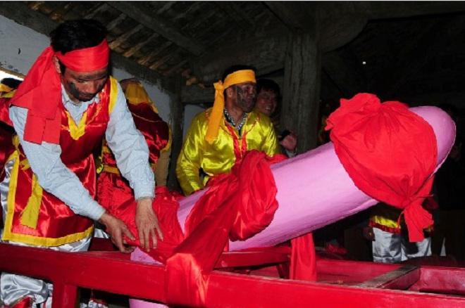 “Của quý” – tàng thinh tại lễ hội táo bạo nhất Việt Nam