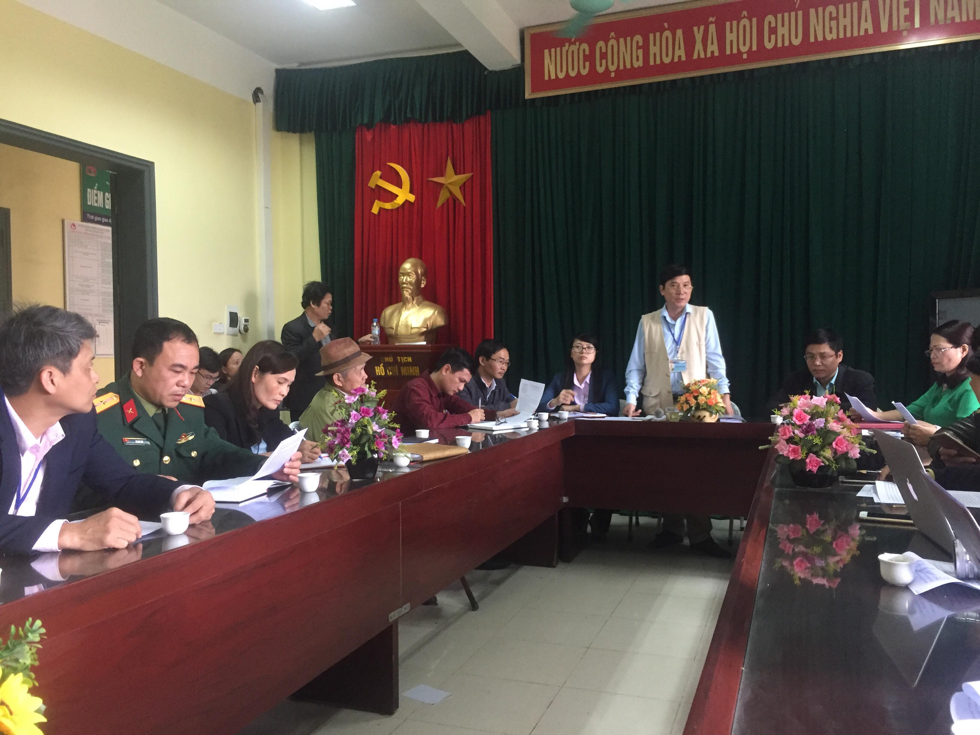 Chủ tịch xã Thanh Liệt chủ trì buổi họp thông tin báo chí sự việc di rời mộ