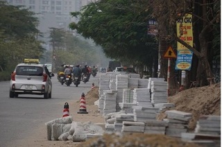 Hà Nội: Lùm xùm sai phạm lát đá vỉa hè 
