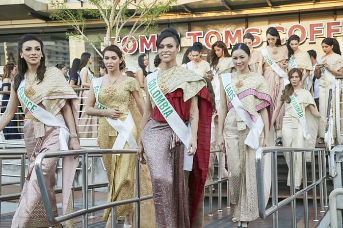 Hương Giang Idol diện trang phục truyền thống Thái Lan