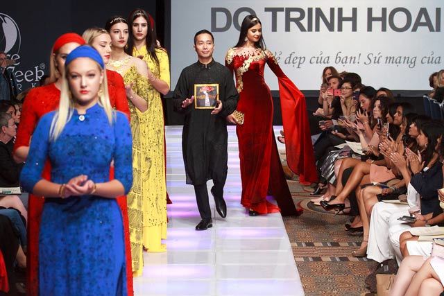 Đỗ Trịnh Hoài Nam được bình chọn là nhà thiết kế áo dài của năm