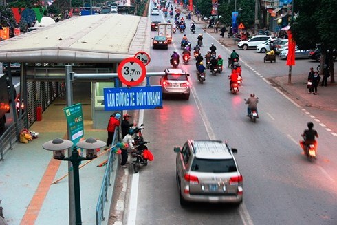 Hà Nội khẳng định không cho xe buýt thường đi vào làn BTR