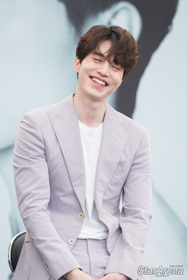  Suzy xác nhận hẹn hò với Lee Dong Wook