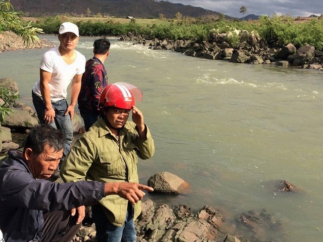 Gia Lai: Tìm thấy thi thể 2 học sinh đuối nước trên sông Ba