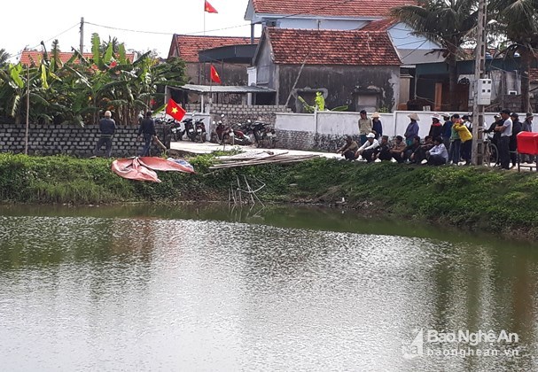 Nghệ An: Để lại thư tuyệt mệnh, nữ sinh lớp 11 nhảy ao tự tử