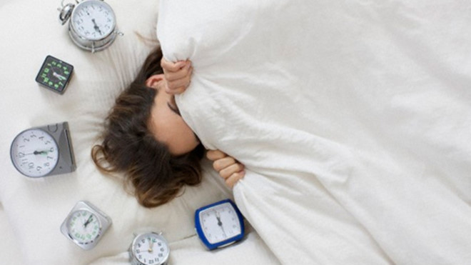 thói quen xấu buổi sáng làm giảm tuổi thọ ngủ nướng