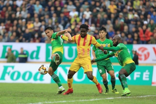 ‘Cầu thủ Nam Định không thua kém đối thủ nào ở V.League’