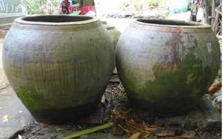 Em bé 2 tuổi tử vong thương tâm vì ngạt nước trong chum