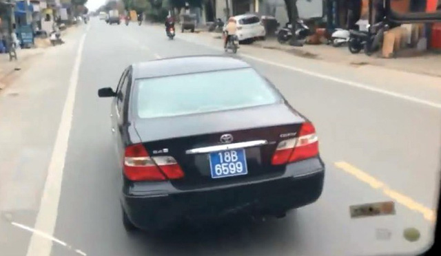 Nam Định: Phạt lái xe biển xanh lạng lách, chèn ép xe khách
