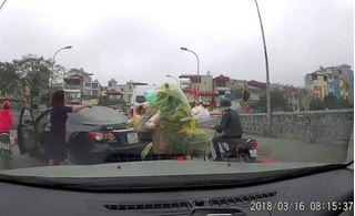 UBATGT Quốc gia đề nghị xử lý nghiêm nữ tài xế lái ô tô quay đầu giữa cầu ở Hà Nội 