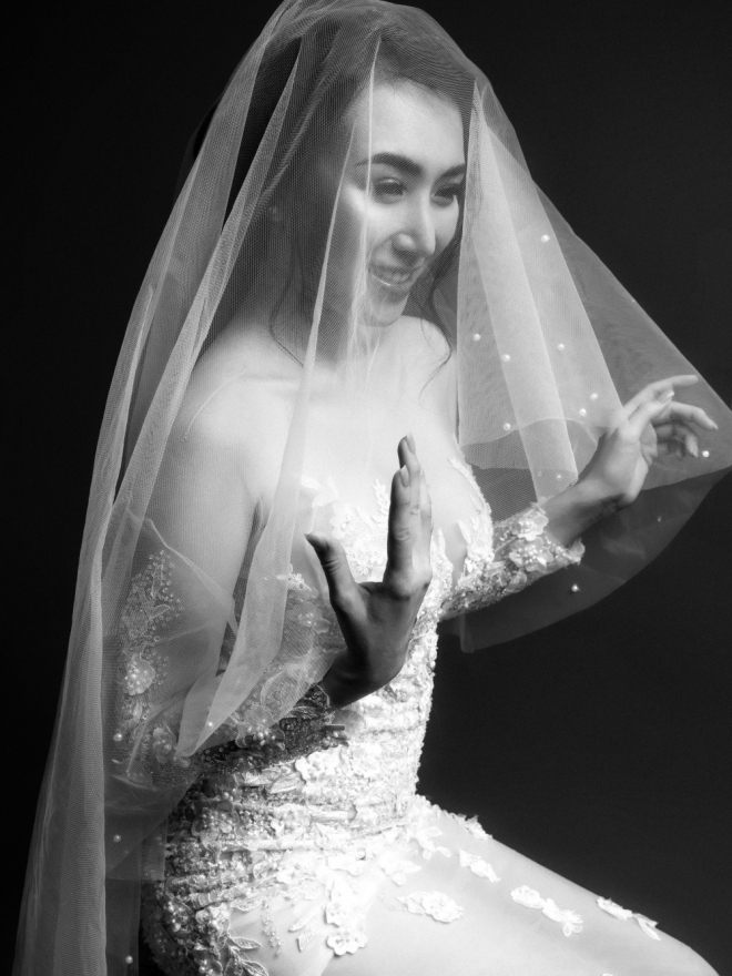 Trầm trồ trước bộ ảnh cưới ngọt ngào của Khắc Việt và Thảo Bebe