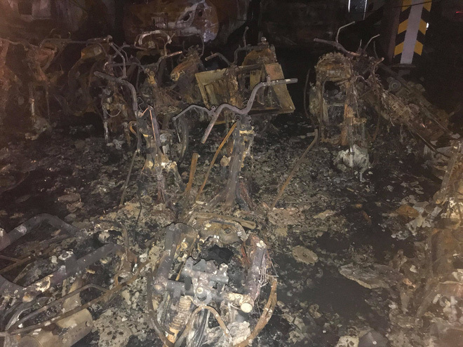 Hàng trăm chiếc xe thành sắt vụn sau vụ cháy chung cư ở Sài Gòn