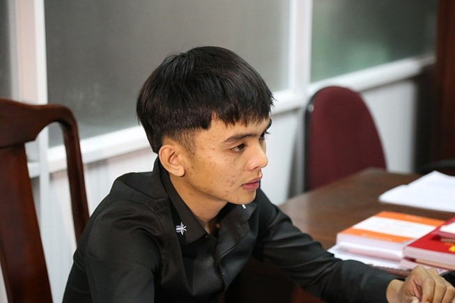 Thanh niên dùng dao đâm người rồi cướp xe máy vì nghi bị chia rẽ tình cảm