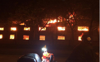 Cháy dữ dội tại công ty may Hàn Quốc ở Vĩnh Phúc