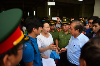 Phó thủ tướng làm việc tại Chung cư Carina, tiếp xúc với các nạn nhân vụ cháy