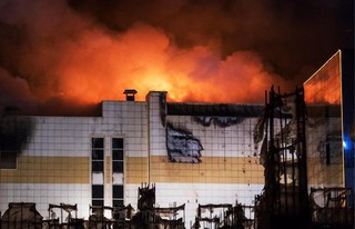 Hiện trường vụ cháy thương tâm trung tâm thương mại Nga khiến ít nhất 37 người chết