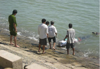 Tá hỏa phát hiện thi thể không đầu trôi dạt trên biển Bình Thuận